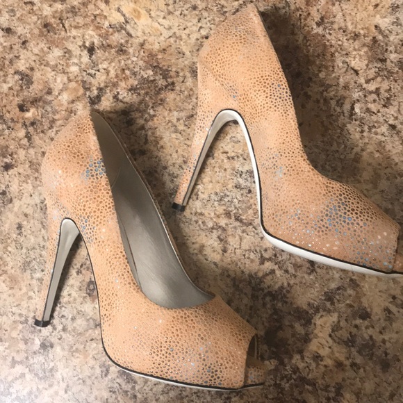 Peep toe pumps - Picture 4 of 6